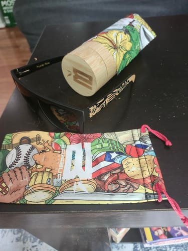 Customer photo review of Mis Raíces Black