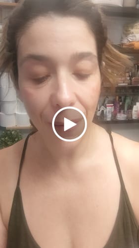 Customer video review of NEW Despigmentante Manglar 50 ml