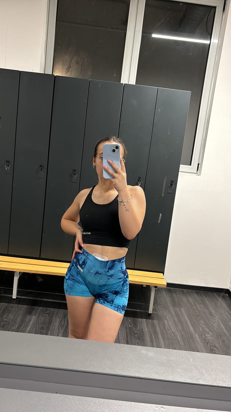 Customer photo review of Shorts Elements Acqua Turchese Blu