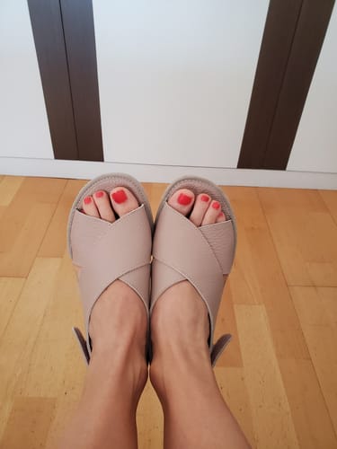 Customer photo review of Sandalia cruzada Doctor Cutillas mujer