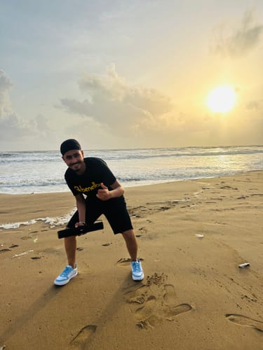 Customer photo review of SUMMER Sea Blue Men's color block sneaker