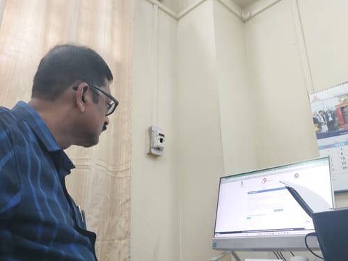 Customer photo review of ARISER Vegas Black with Blue 100% Cotton Solid Smart Fit Checked Shirts For Men (Pack of 1) - VE10238