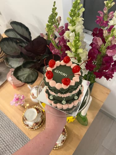 Customer photo review of scarlett