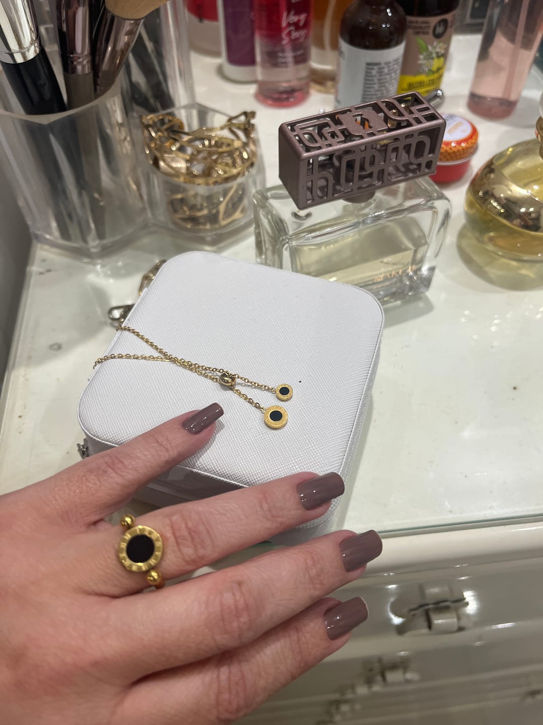 Customer photo review of Colar Gravatinha Athenas Banhado em Ouro 18k