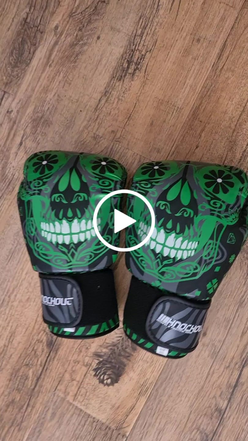 Customer video review of Manusi Box Knockout Skull