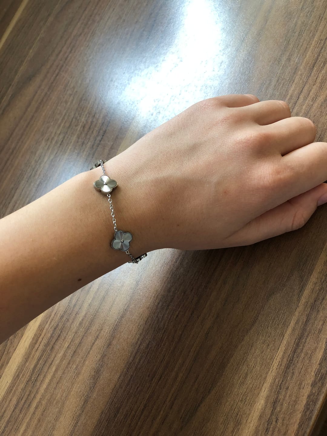 Customer photo review of Shine Clover Armband | 18K vergoldet