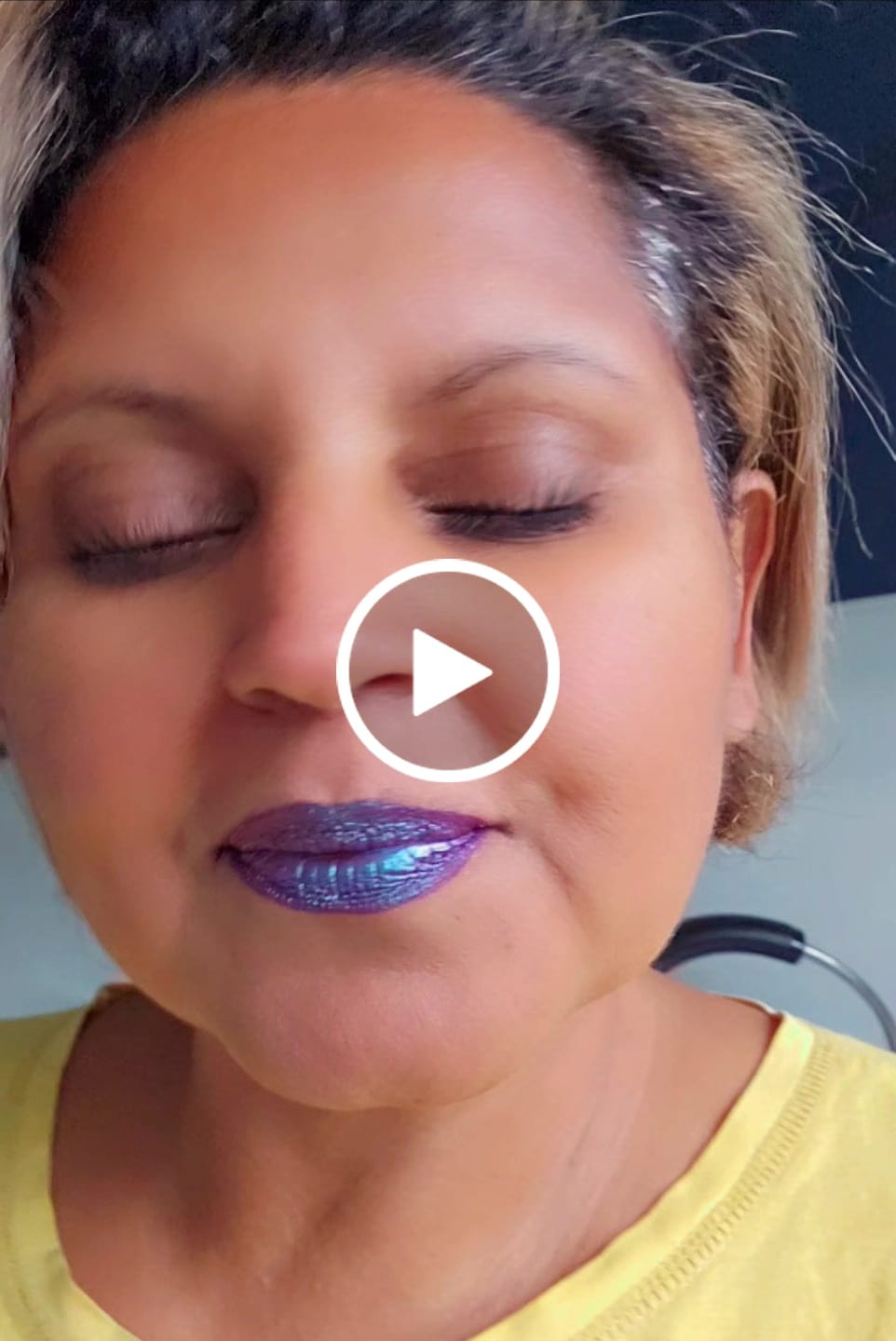 Customer video review of Multichrome special effect eyeshadow - Hekate