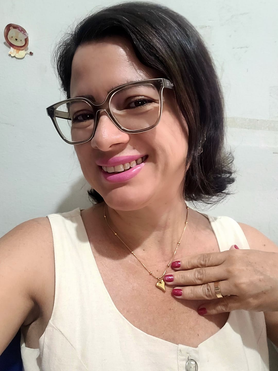 Customer photo review of Colar Life Love Coração Banhado em Ouro 18K