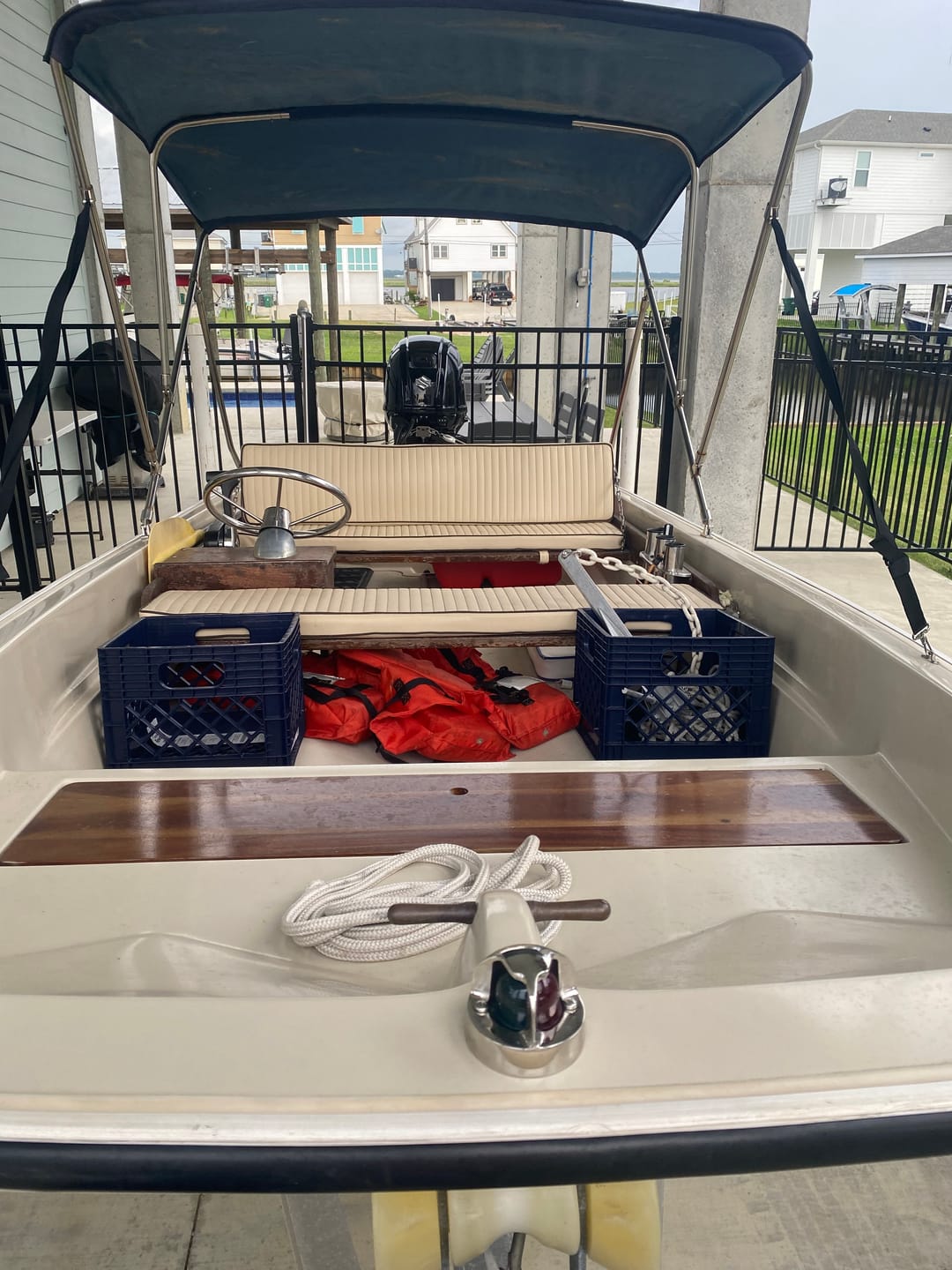Customer photo review of Boston Whaler Classic Bow Light (1958-1984), Navigation Light (Led) 316 Stainless; *Not Perko*