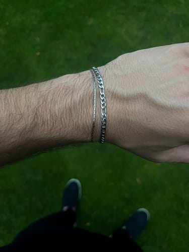 Customer photo review of WIRE BRACELET