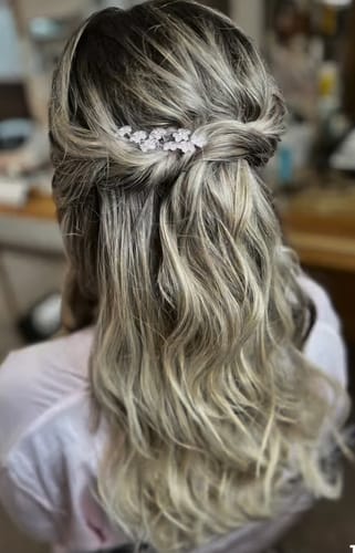 Customer photo review of 14" Wavy Clip In Hair Extensions
