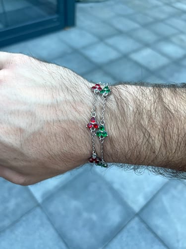Customer photo review of RED CLOVER BRACELET