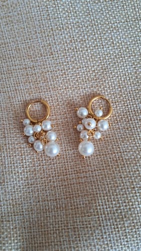 Customer photo review of Par Arracada Con Perlas Colgantes