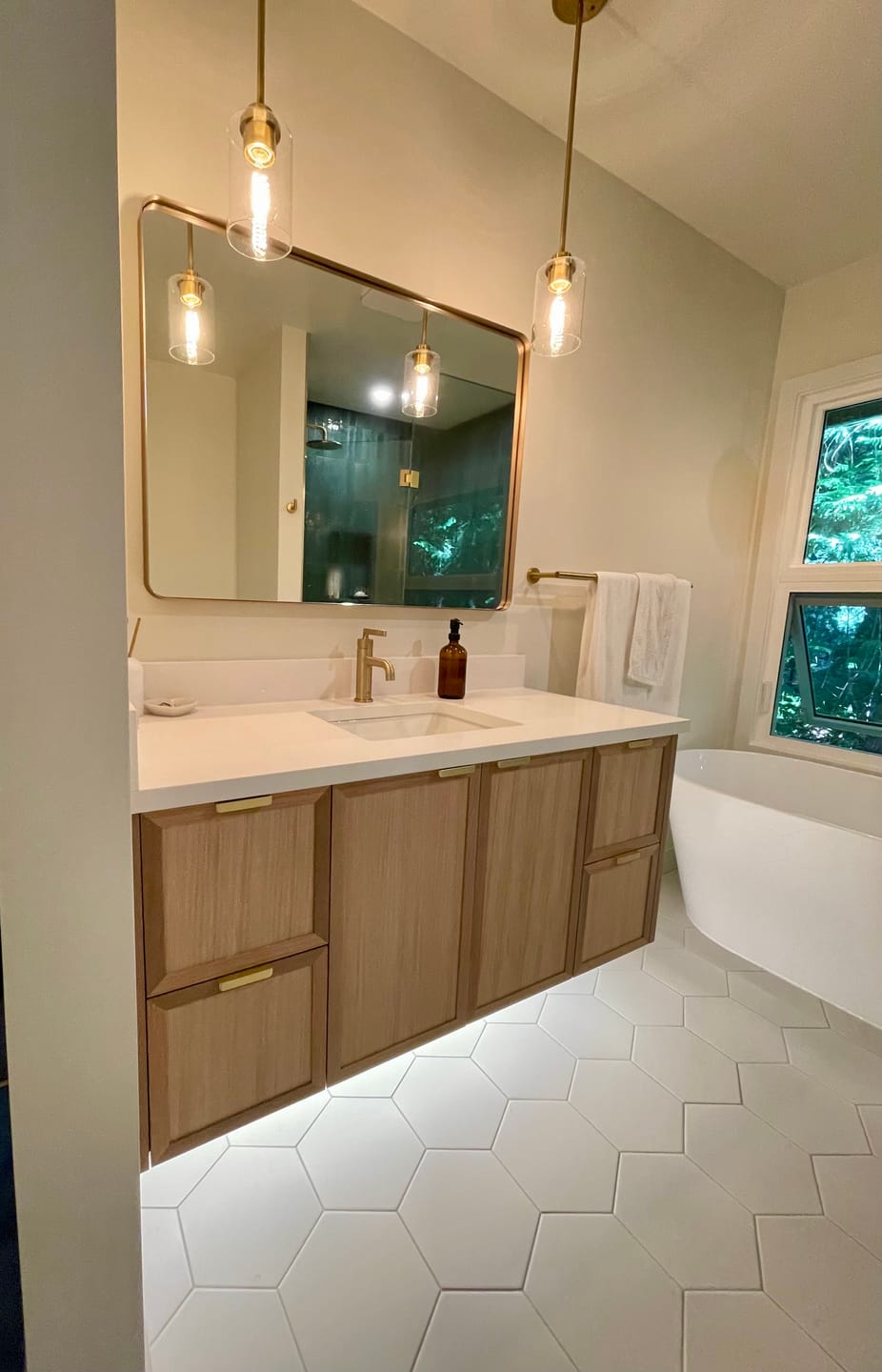 Customer photo review of Cape Breton 36" Wall Mount White Oak Bathroom Vanity, Right Sink