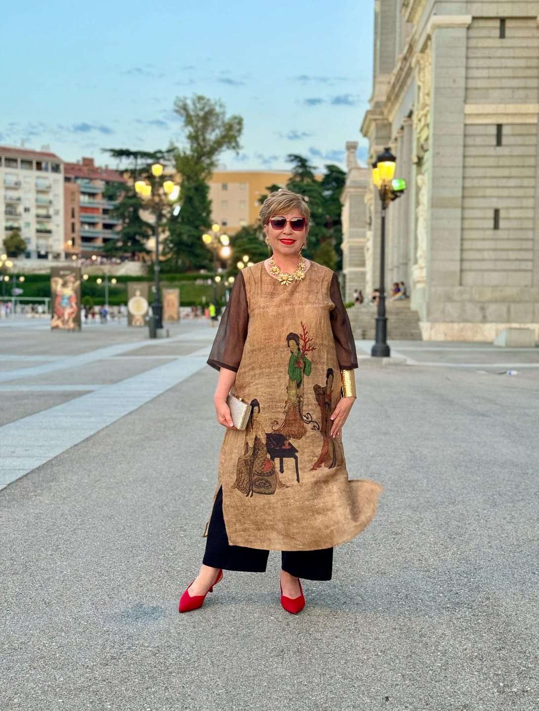 Customer photo review of Plus Size Women Vintage Casual O-Neck Maxi Dress