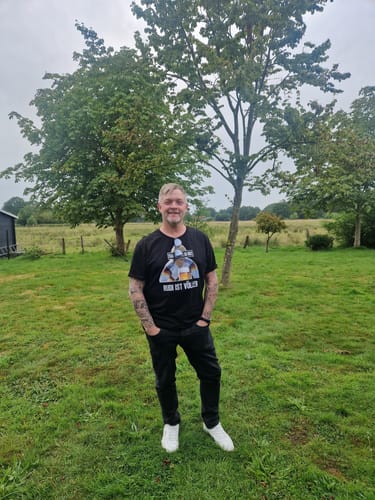 Customer photo review of EGAL WIE VOLL - Premium Shirt