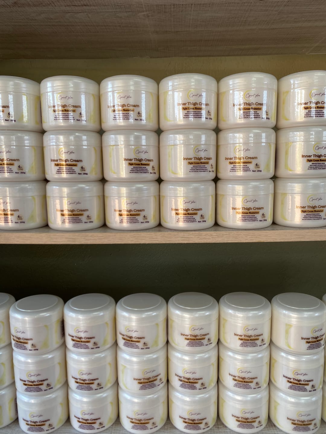 Customer photo review of 250 g Euro Jar with Lid - Pearl White
