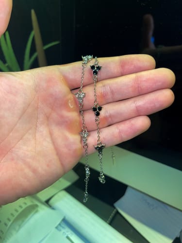 Customer photo review of MIDNIGHT CLOVER BRACELET
