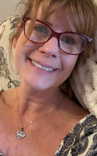 Customer photo review of ATZ Royal Hearts Necklace