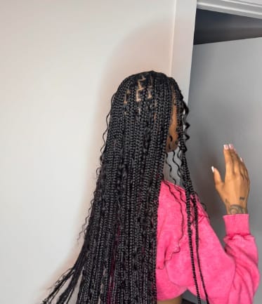 Customer photo review of Kora - Pre Bleached Human Hair Lace Lightweight Knotless Swiss HD Lace Box Braided Wig 100 Strands