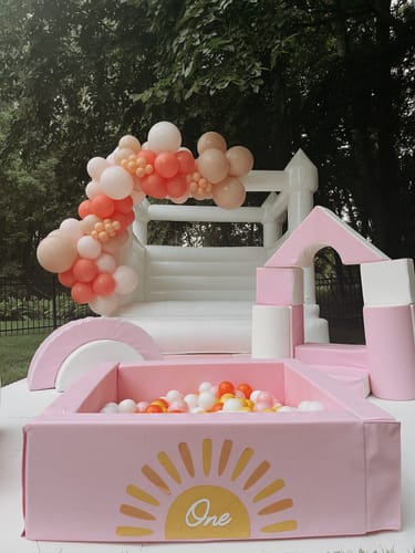 Customer photo review of Strawberry Sunset Balloon Garland Kit