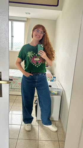 Brenda D. review of Calça Jeans Reta Araçá Azul Médio image 1 out of 1