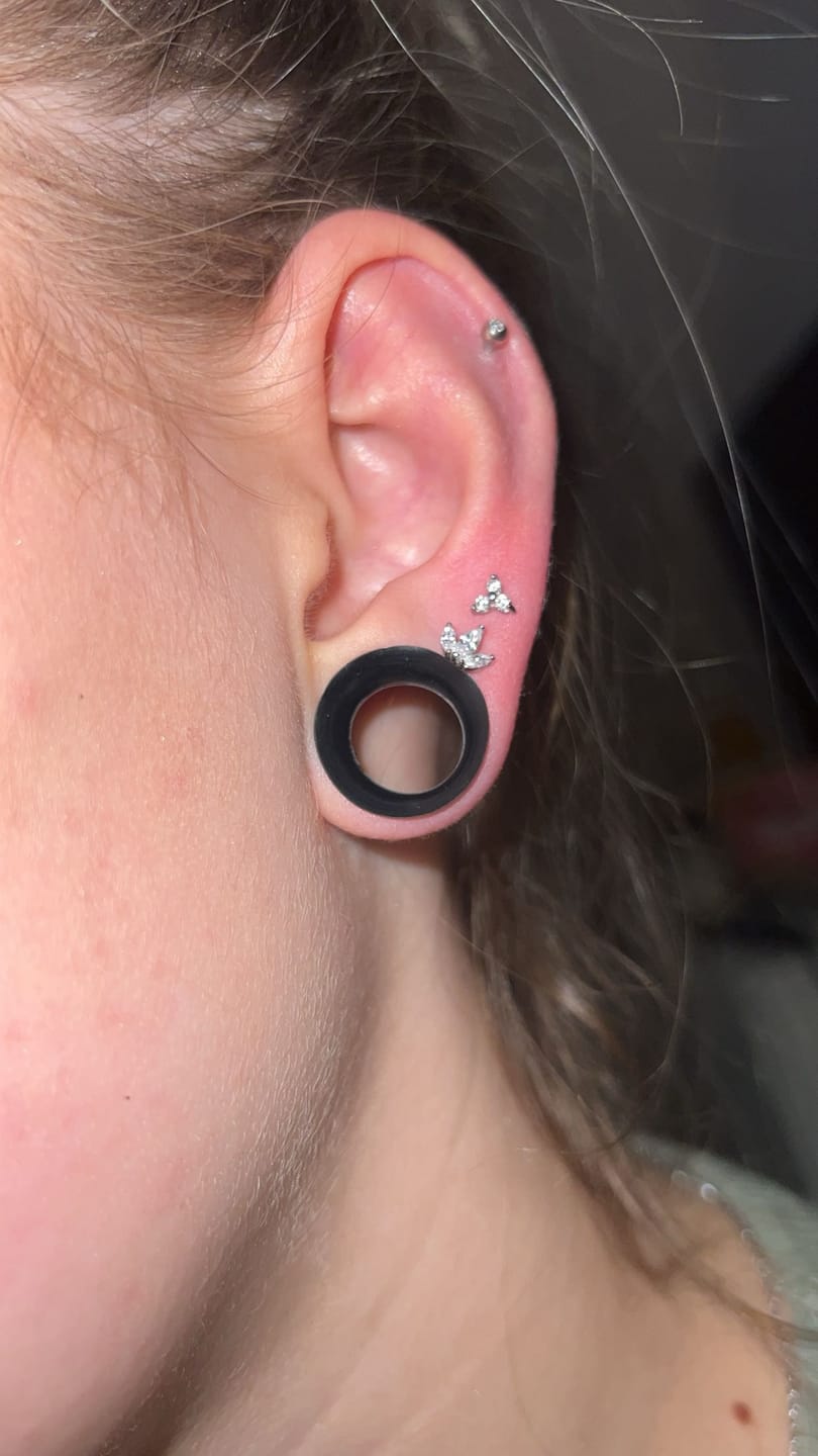 Customer photo review of Cataleya Ohrstecker | 18K vergoldet