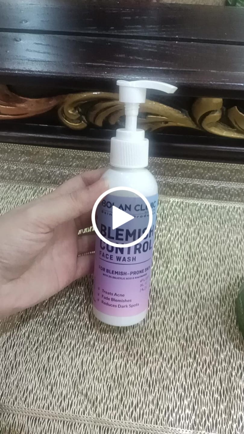 Customer video review of Blemish Control Face Wash - Made with 2% Salicylic Acid & Niacinamide, Treats Acne, Fades Blemishes & Reduces Dark Spots