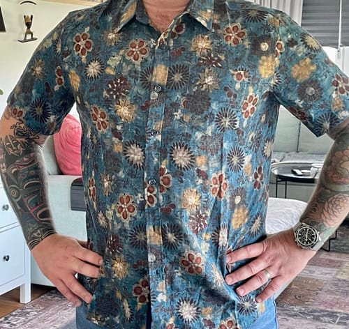 Customer photo review of Chemise décontractée à manches courtes bleue à imprimé floral vintage pour hommes