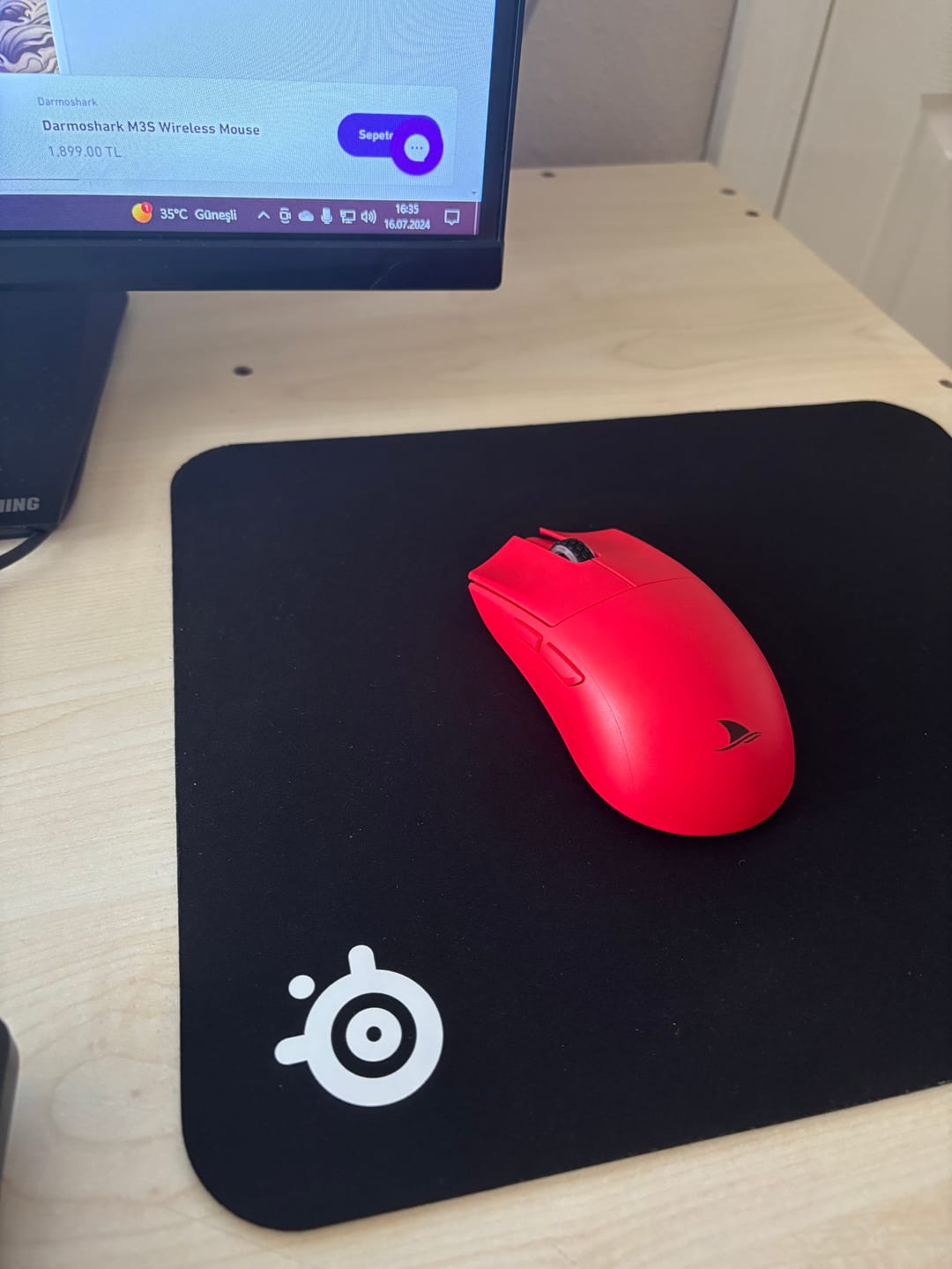 Customer photo review of Darmoshark M3S Wireless Mouse