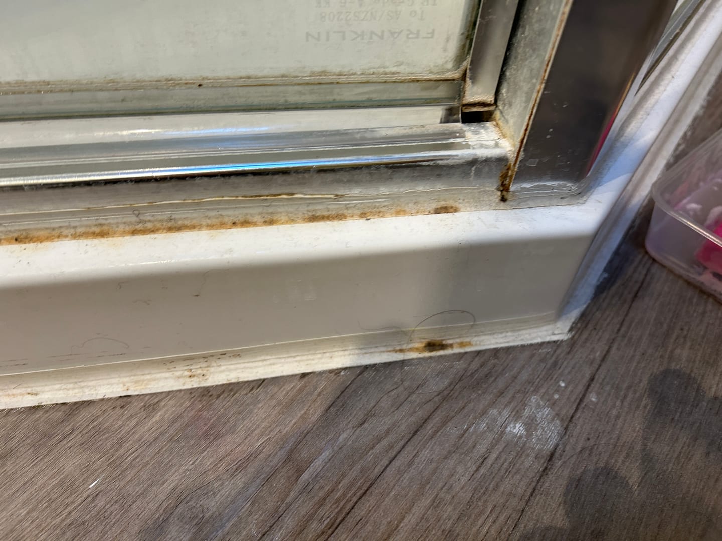 Customer photo review of GLASSGUARD™ Miracle Mould Removal Gel