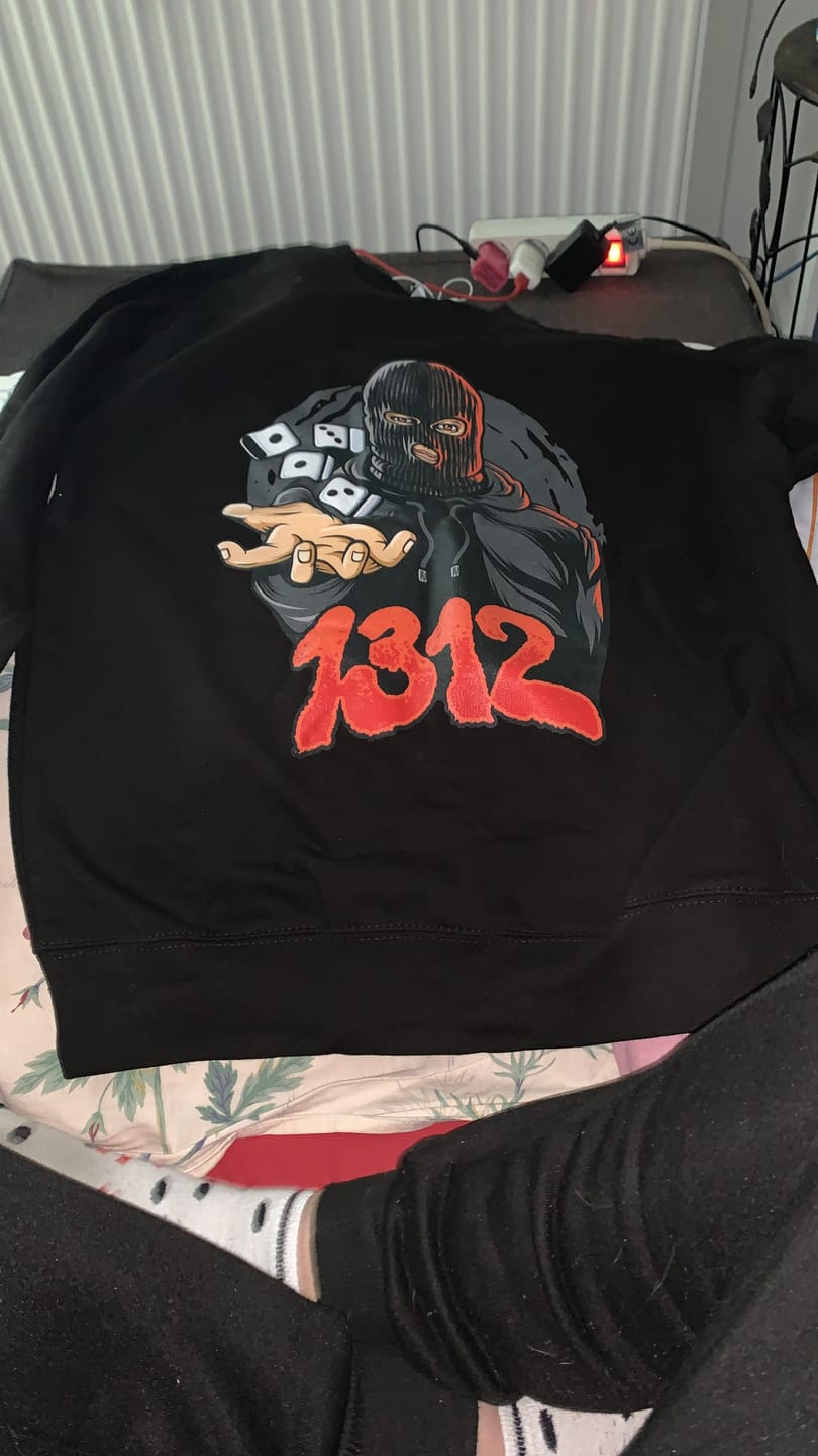 Customer photo review of 1312 Würfel - Sweatshirt