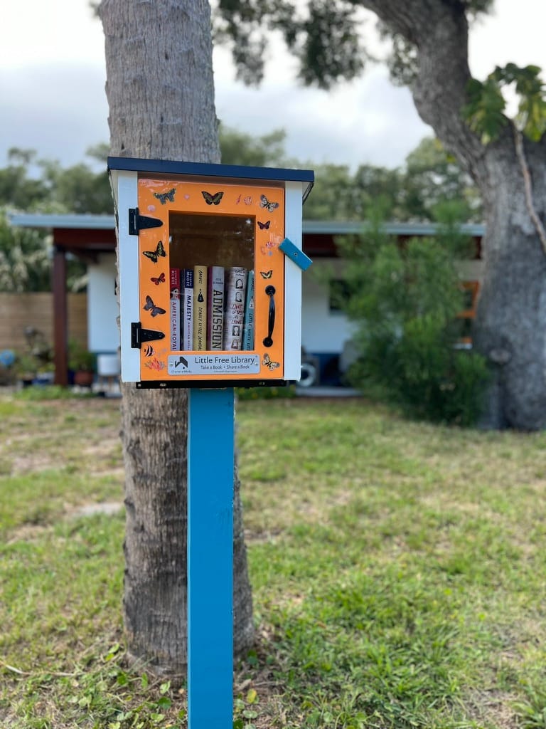 Customer photo review of Mini Shed Little Free Library
