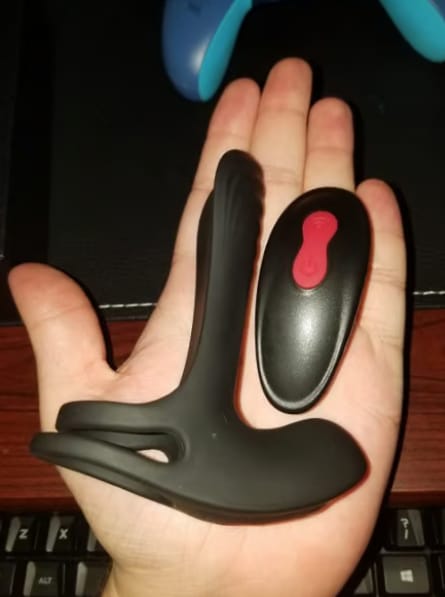 Customer photo review of Magnum Vibrating cock sleeve with clit stimulator