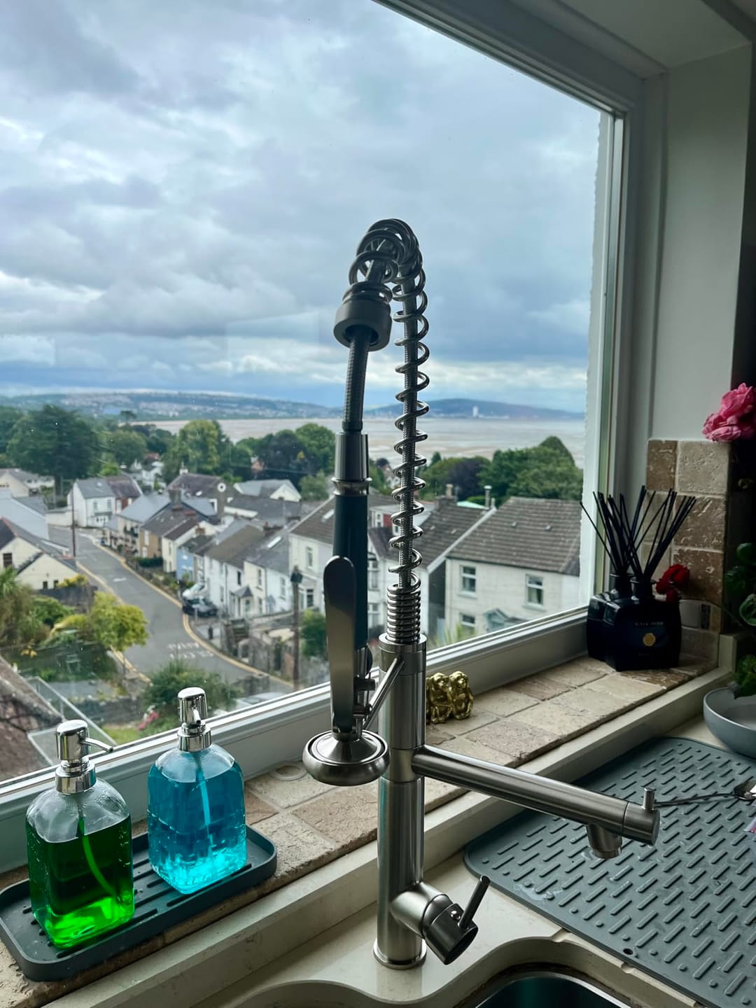 Customer photo review of Gothenburg - Pull Down Spray Dual Handle Swivel Spout Kitchen Faucet