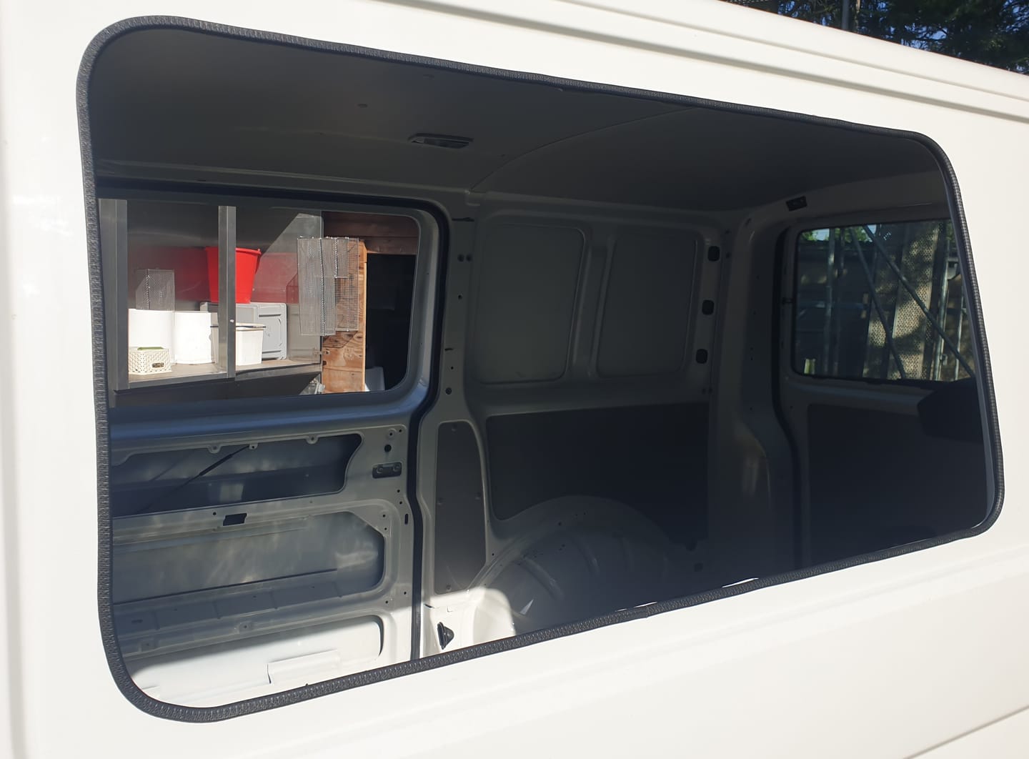 Customer photo review of Kantenschutz zum Fenstereinbau 1-2 mm schwarz, 4 Meter