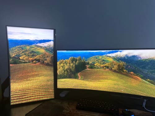 Customer photo review of Monitor MSI Curved Gaming 27" FHD G274CV 1920x1080 75HZ 1MS Response  Display Port HDMI Color Negro