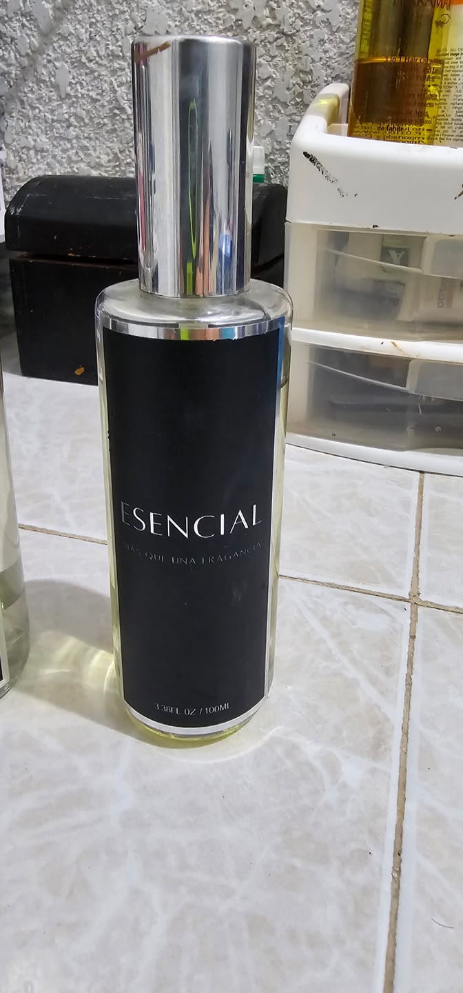 Customer photo review of H224 Inspirado en: Layton - Parfums de Marly