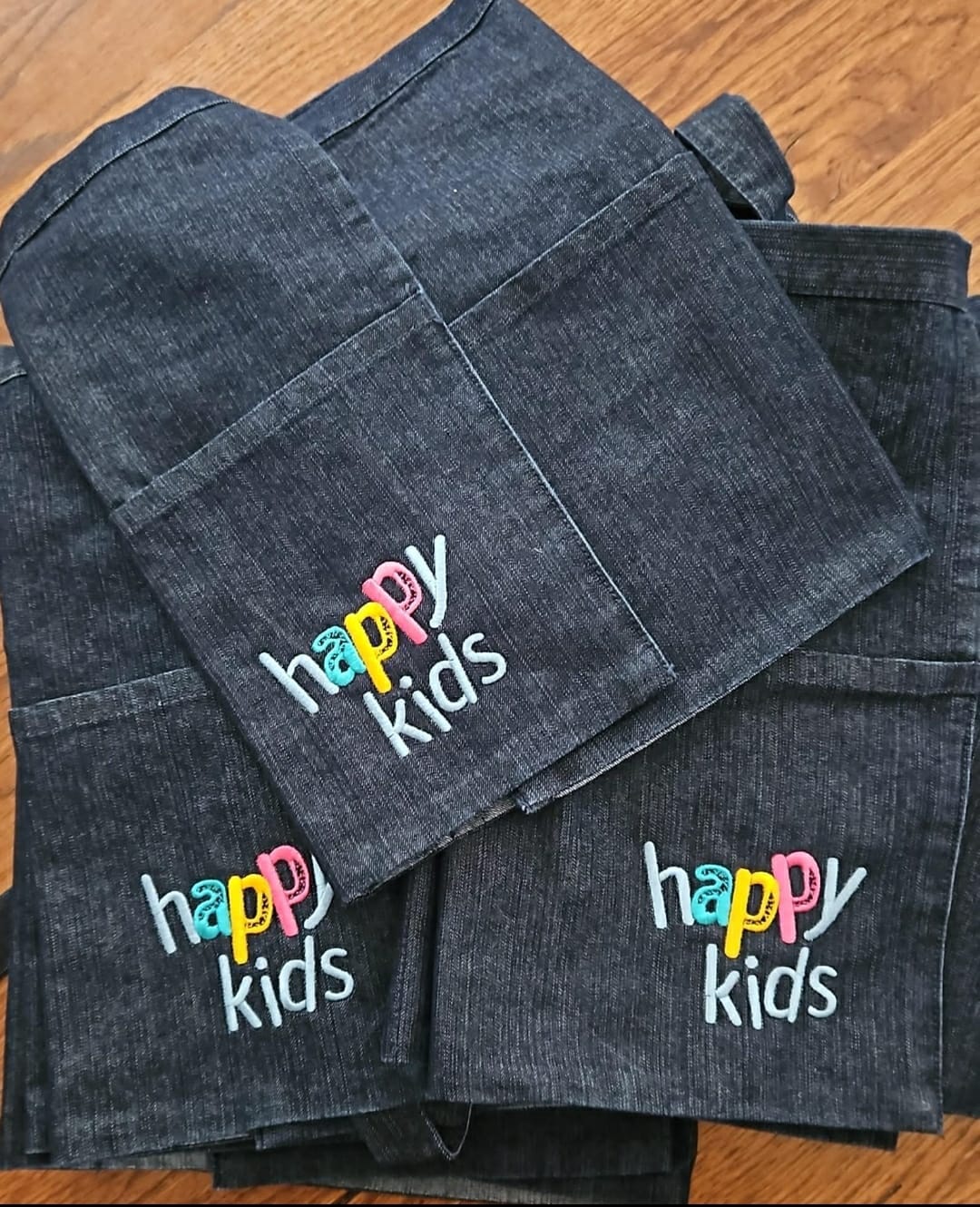 Customer photo review of APRON BUNDLE DEAL (x8) 3 Pocket Apron PR155 with Free Logo Embroidery