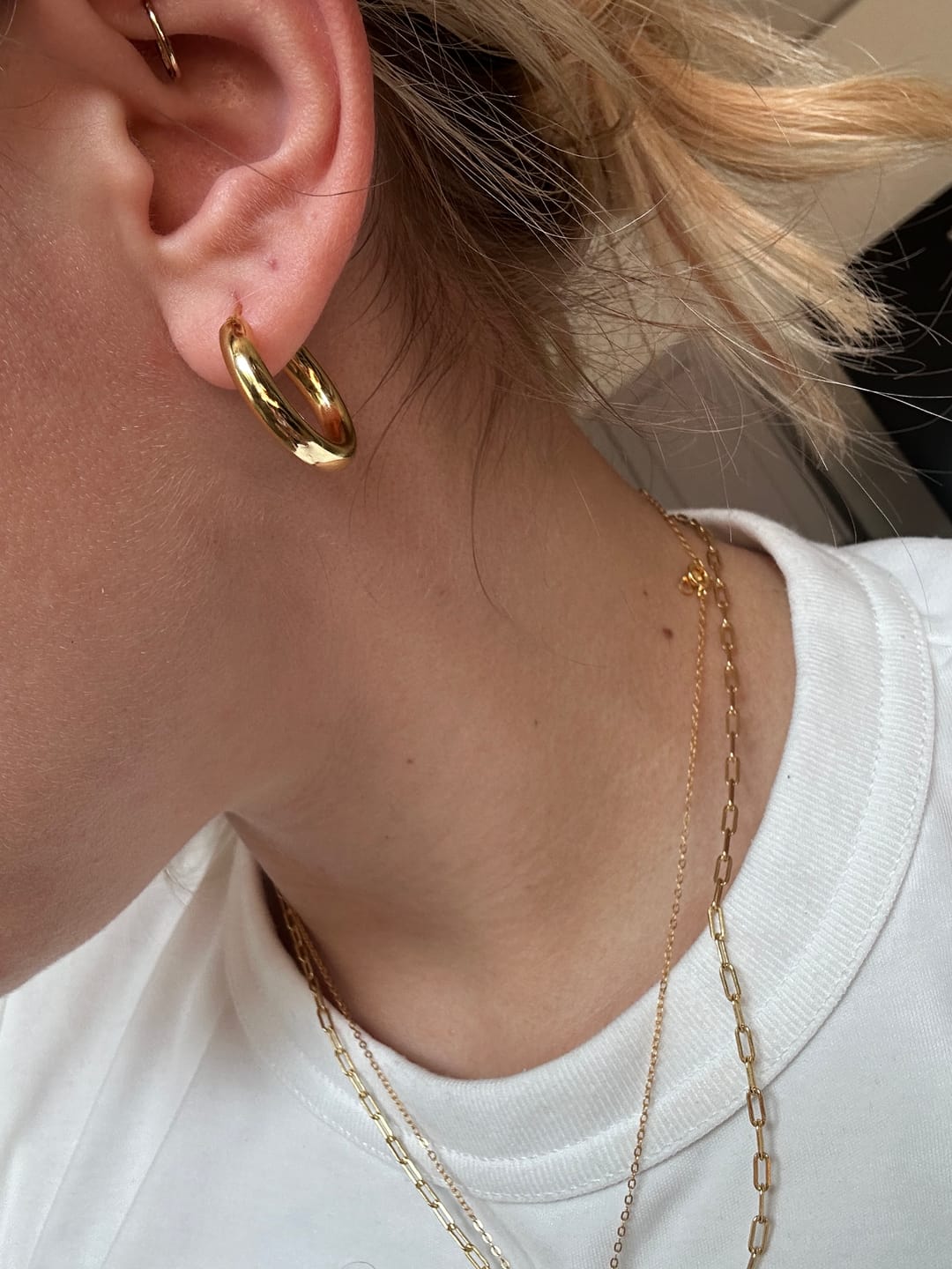 Customer photo review of BLAIR CHUNKY HOOPS 2,2CM