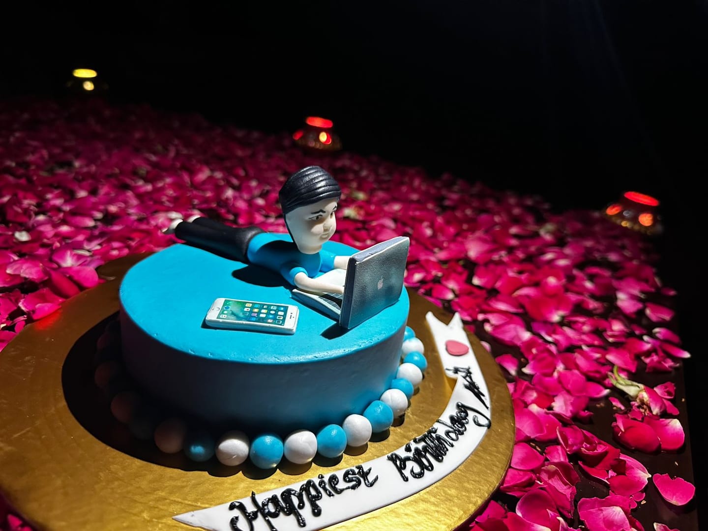 Customer photo review of Cake for a workaholic