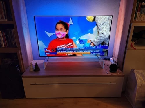 Customer photo review of Glas Aufsatz Erhöhung für TV, Bildschirm, PC, Monitor, Laptop - Weiss
