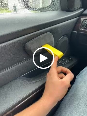 Customer video review of BMW E9X RS Pullstraps V4