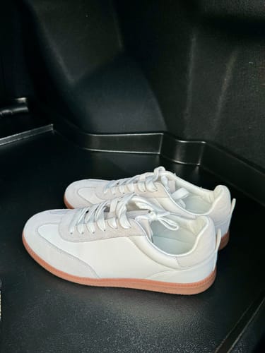 Customer photo review of Joaquin Sneakers - White