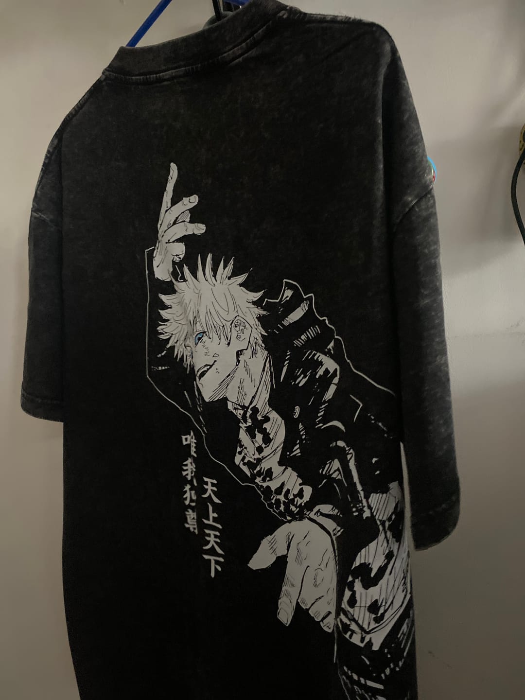 Customer photo review of Camisa Satoru Gojo ACID WASH - Jujutsu Kaisen
