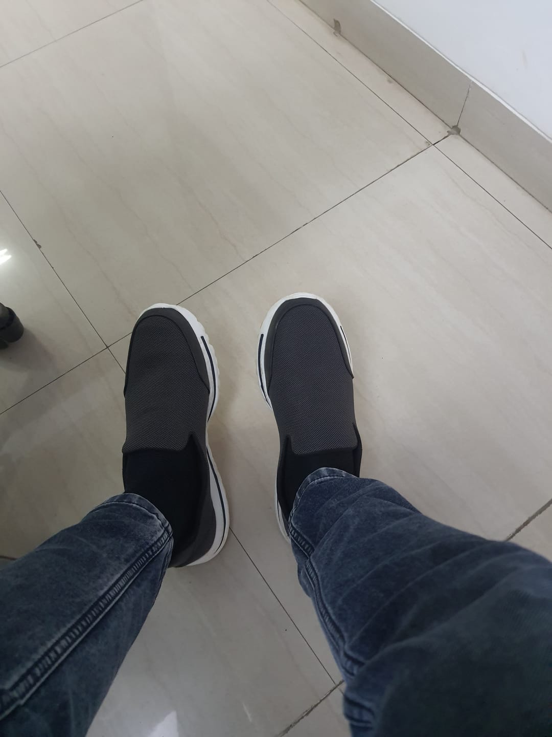 Customer photo review of Bacca Bucci Men's Comfortable Lightweight Walking Shoes
