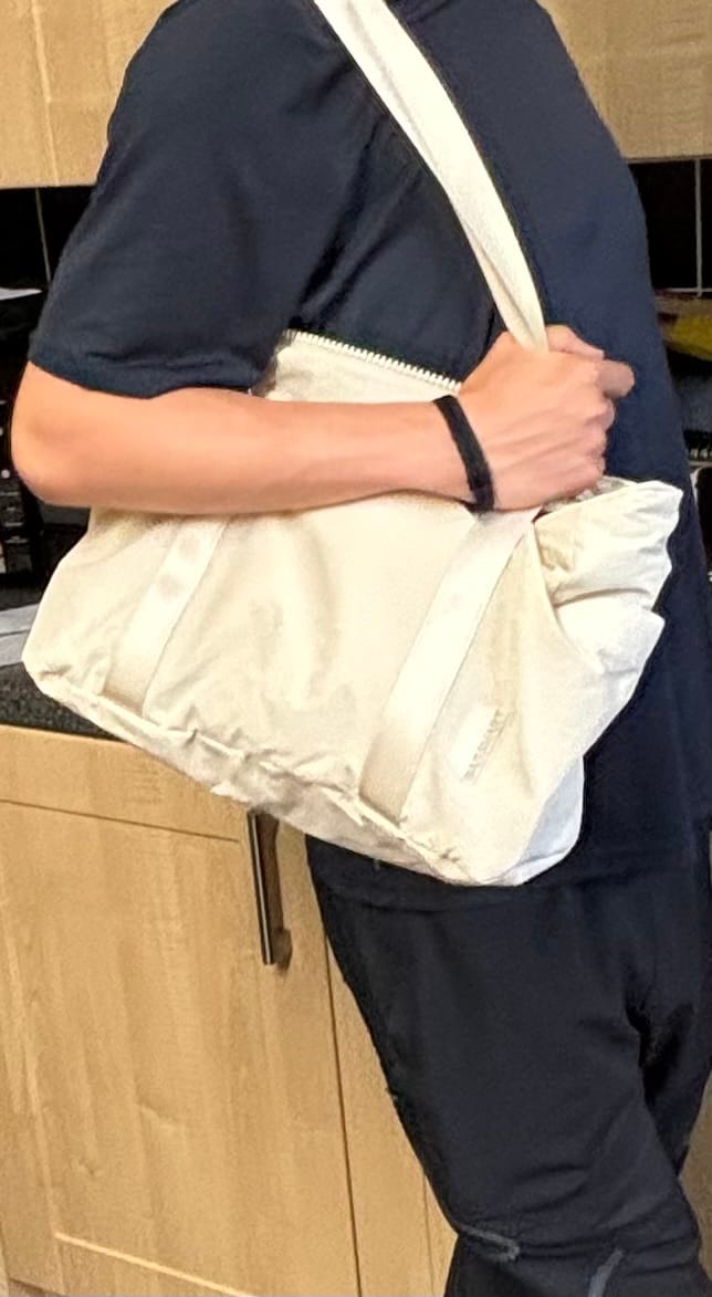 Customer photo review of Zoraesque 18L Tote