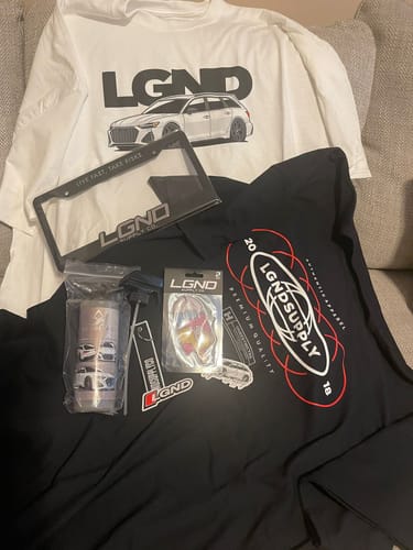 Customer photo review of Rise n Grind Tee