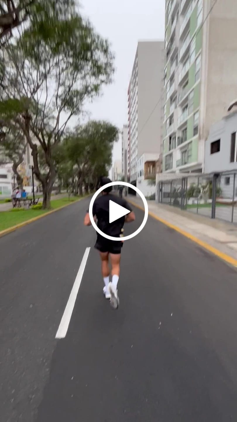 Customer video review of High Performance Running Socks // 6.0" Crew - Black