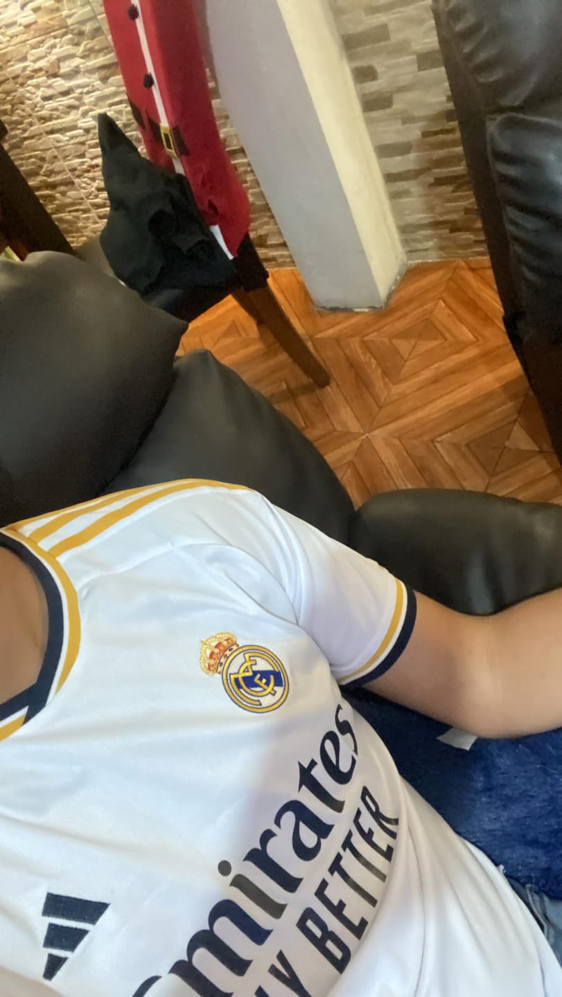 Customer photo review of Conjunto Real Madrid 23/24 - Local